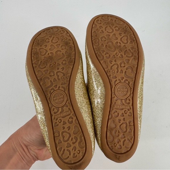 Girls Flat Mary Jane Gold Size 9 - Picture 3 of 3